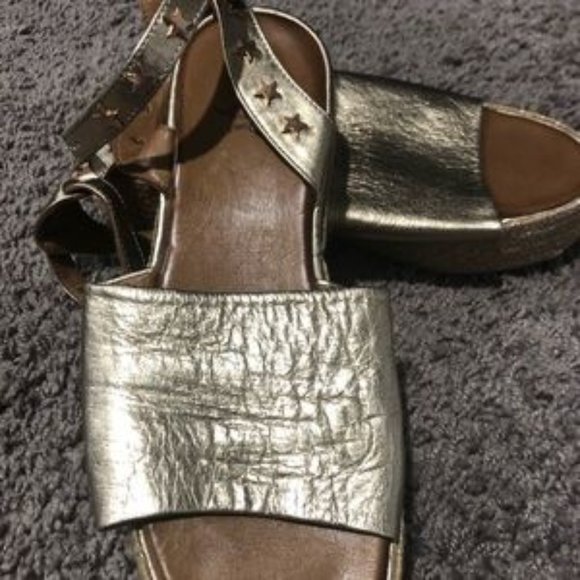 Gorgeous Ovye Embellished Platform Espadrilles - Picture 2 of 6